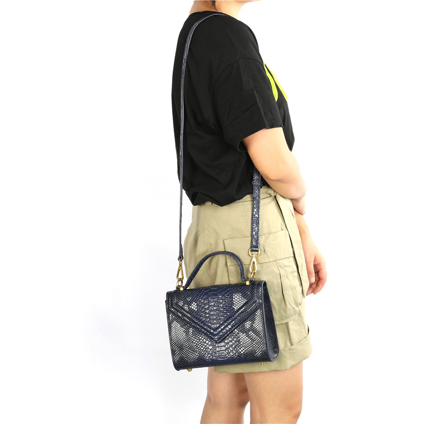 Dubai Women New Snake Pattern  - Interior Design Dubai recension och pris